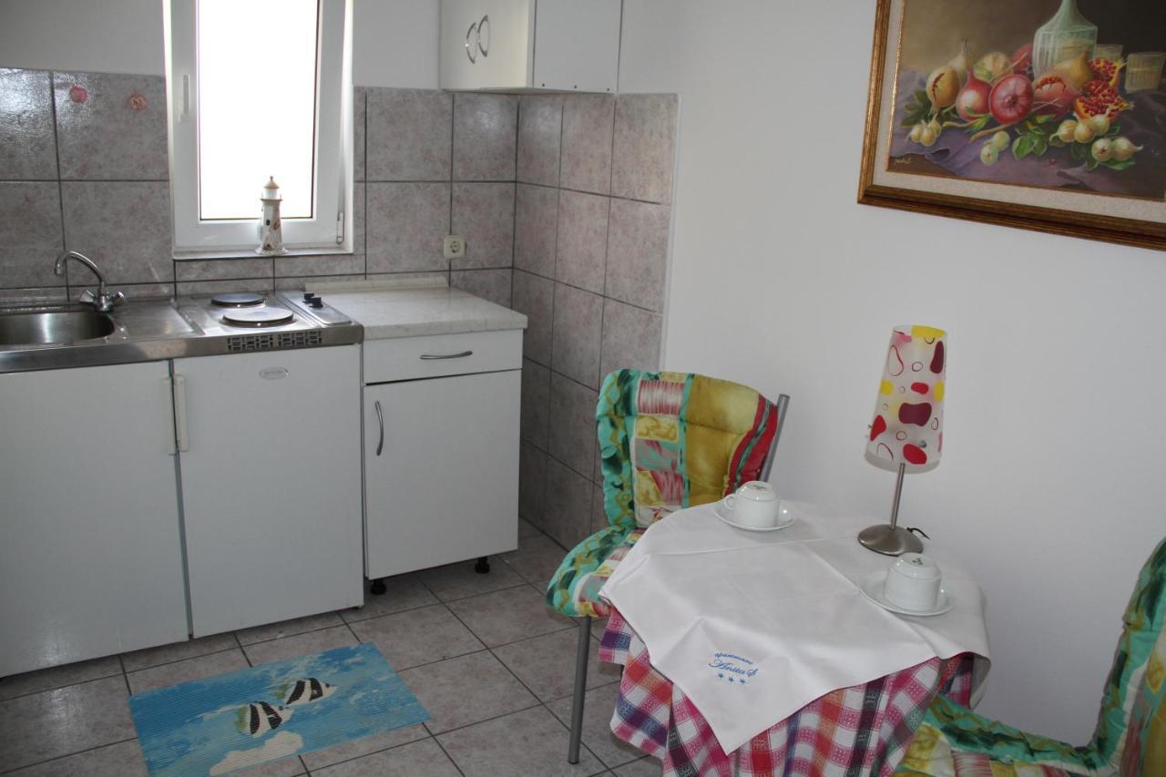 Apartmani Anitas Gradac  Exterior photo